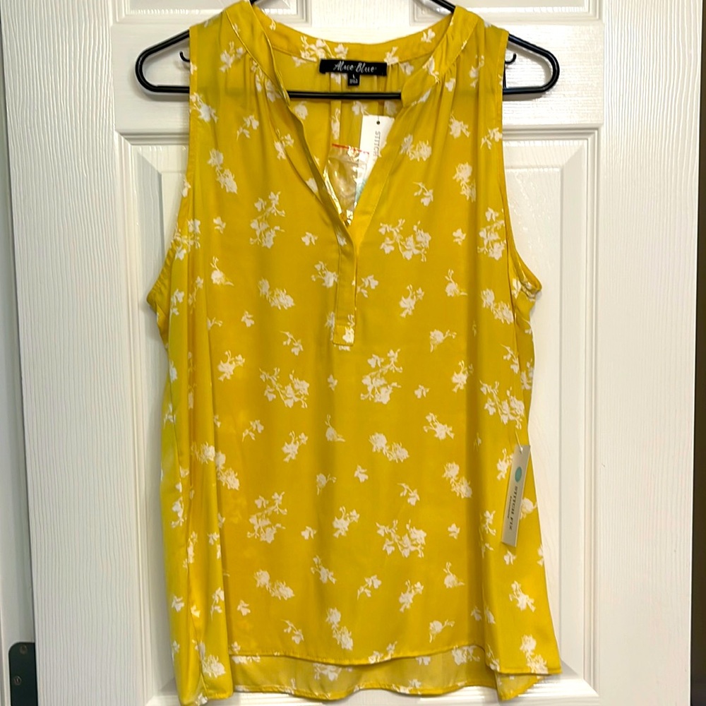 NWT Alice Blue Floral Sleeveless Top